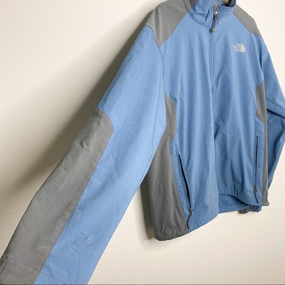 The northface zip up with front pockets jacket - Picture 2 of 10